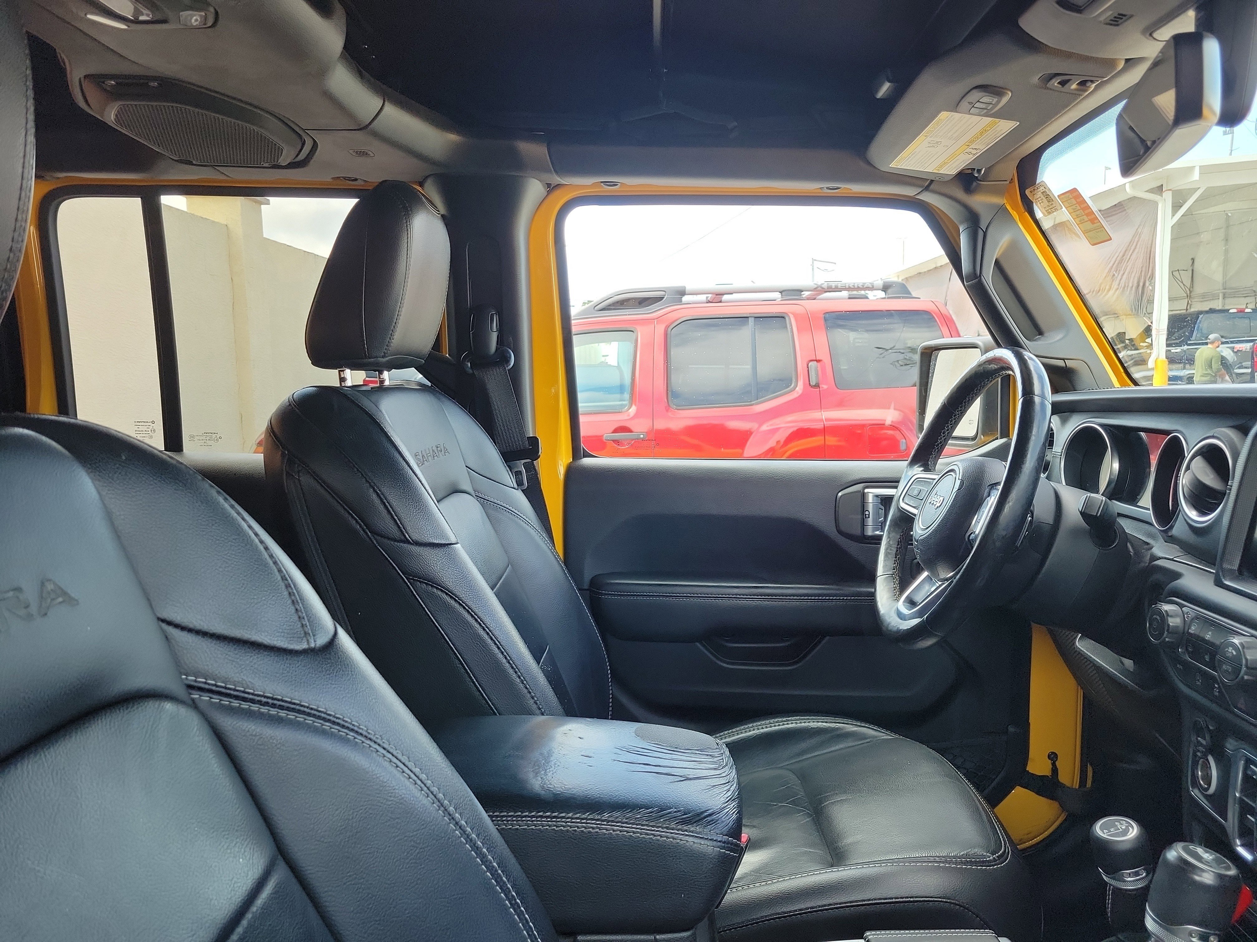 Used 2018 Jeep Wrangler Unlimited Sahara AWD/4WD image 7
