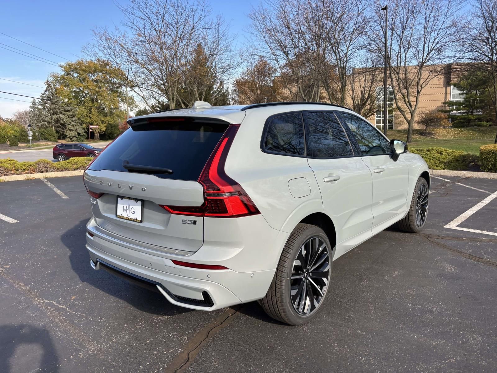 New 2026 Volvo XC60 B5 Ultra w/ Protection Package Premier image 7