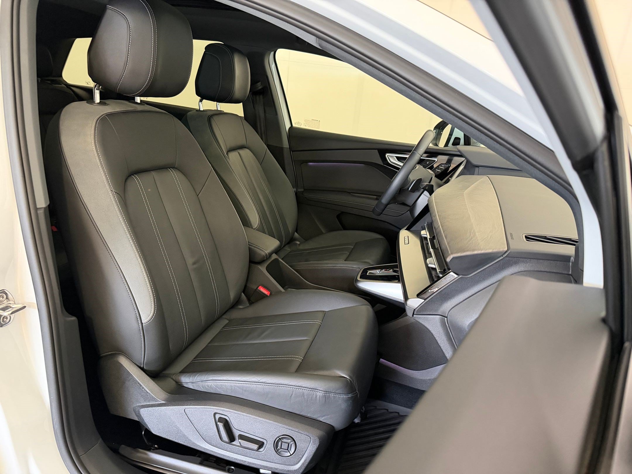 Certified 2023 Audi Q4 e-tron Premium w/ Premium Plus RWD image 26