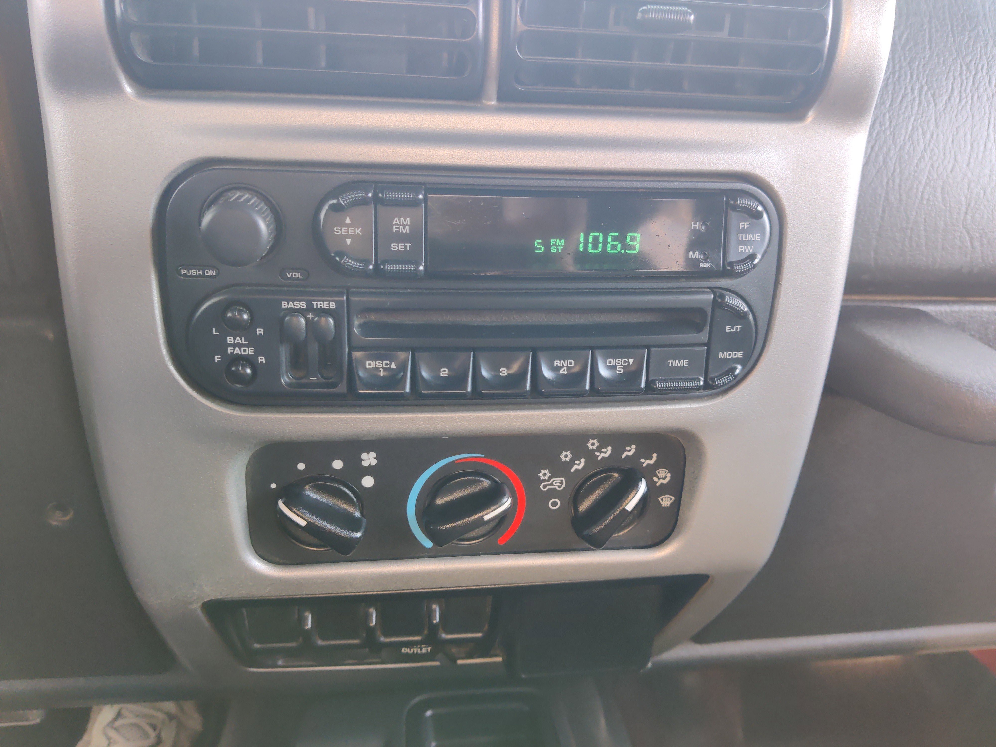 Used 2004 Jeep Wrangler X image 20