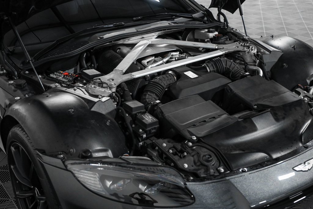 Used 2020 Aston Martin V8 Vantage Coupe image 25