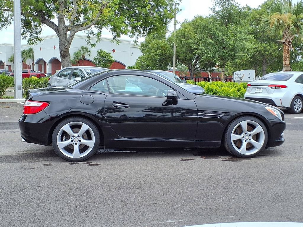 Used 2012 Mercedes-Benz SLK 350 image 9