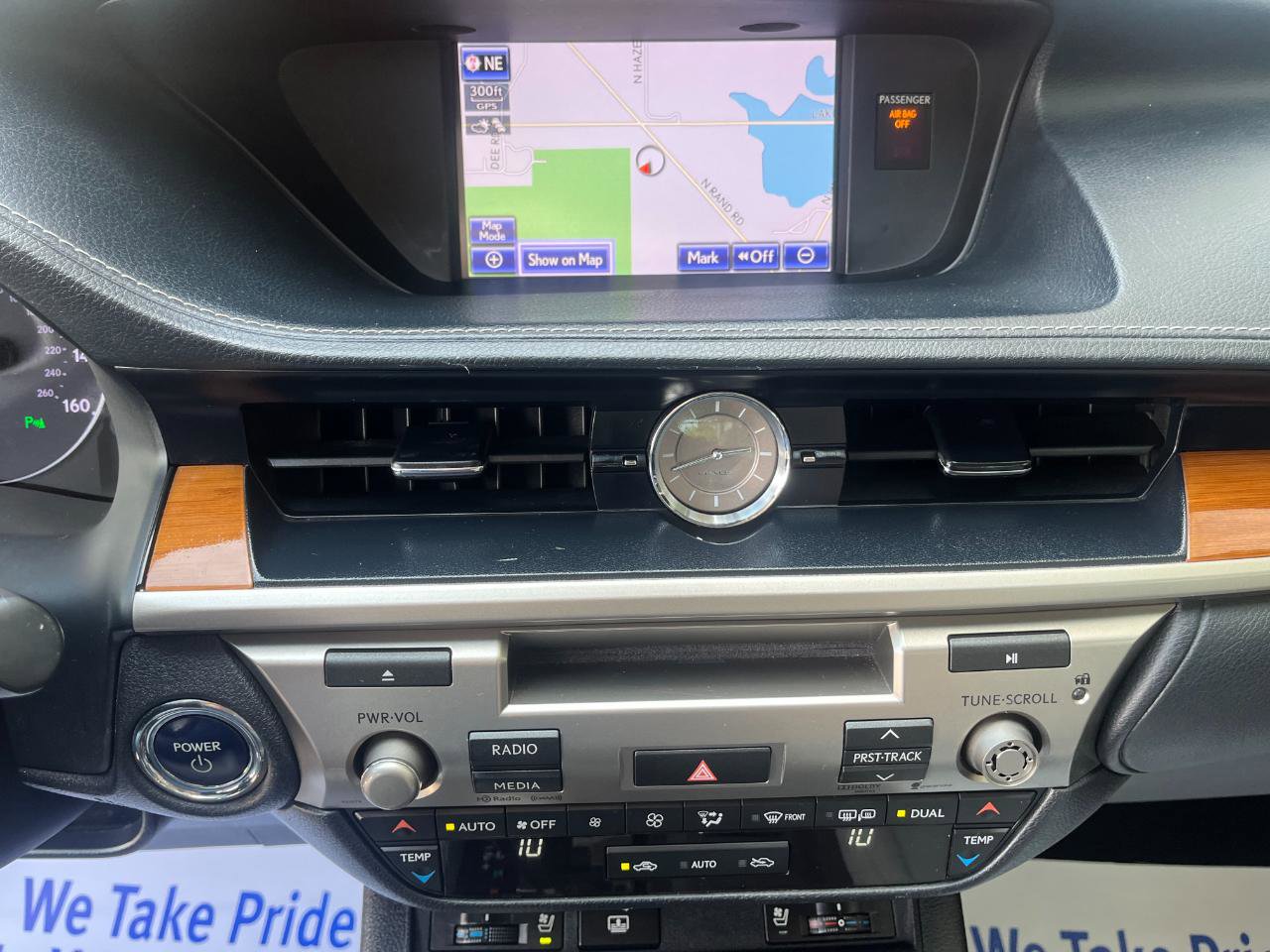 Used 2013 Lexus ES 300h w/ Luxury Pkg image 25