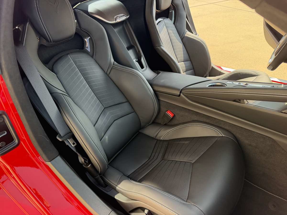 Used 2026 Chevrolet Corvette Z06 RWD image 14