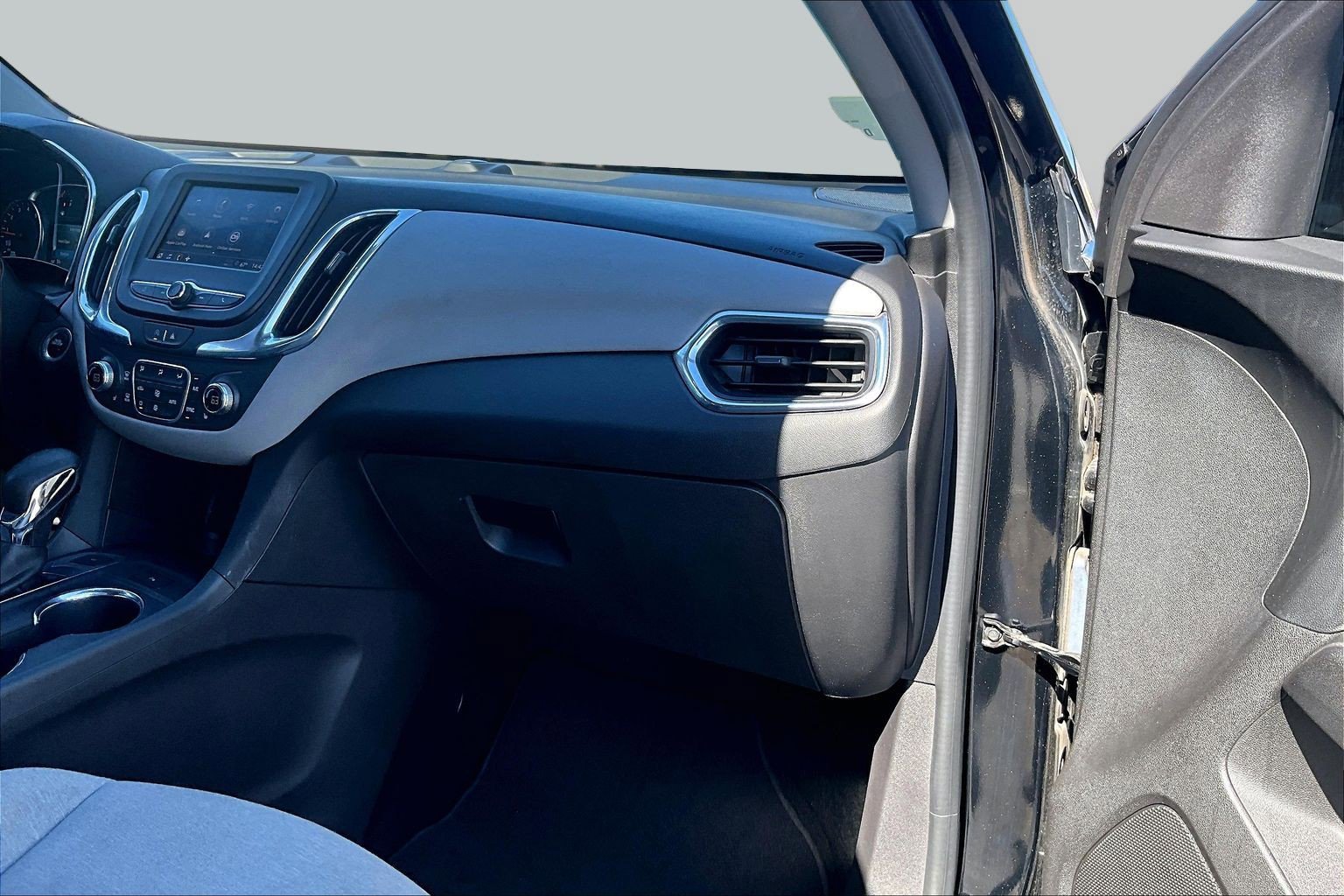 Used 2024 Chevrolet Equinox LT AWD/4WD image 15