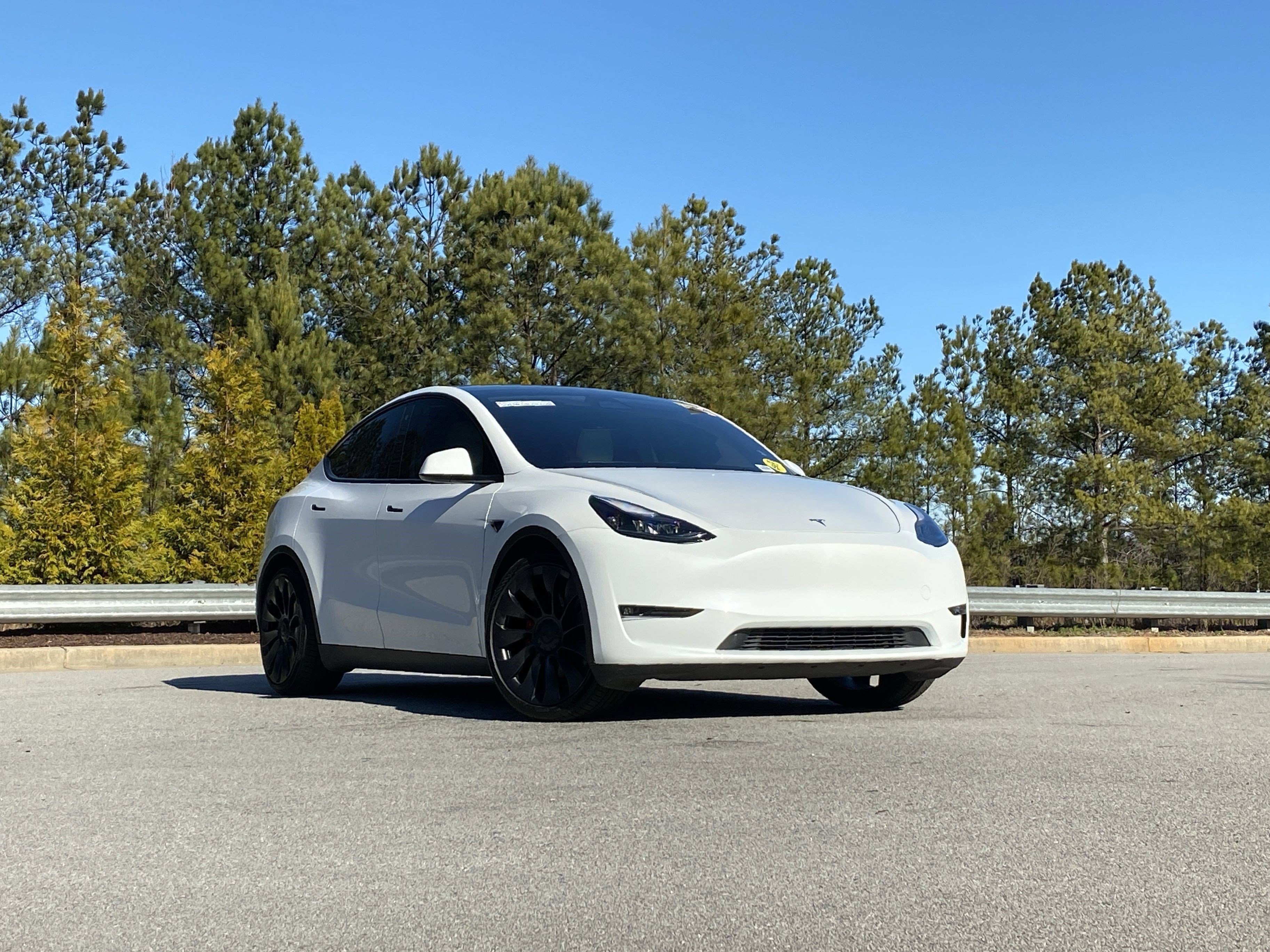 Used 2023 Tesla Model Y Long Range image 2