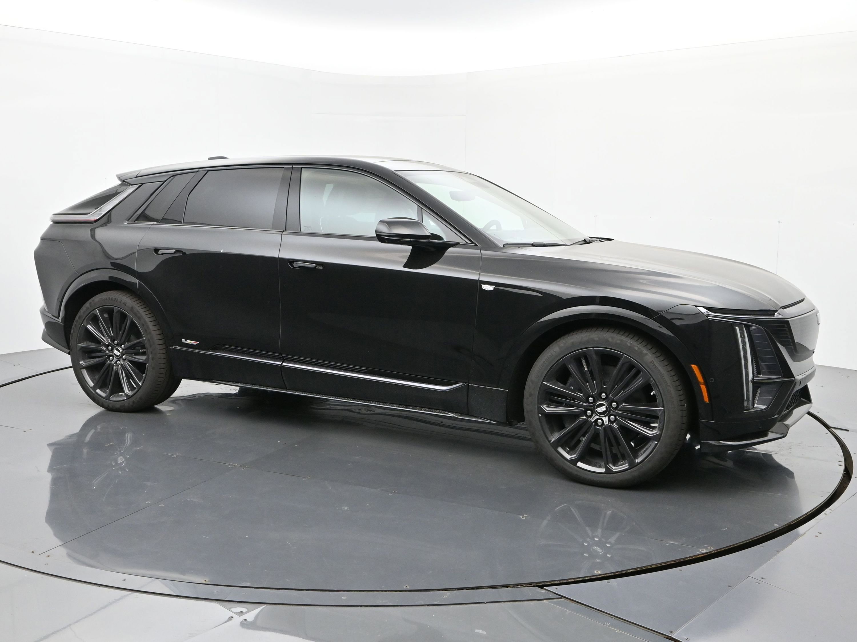 New 2026 Cadillac Lyriq V AWD/4WD image 7