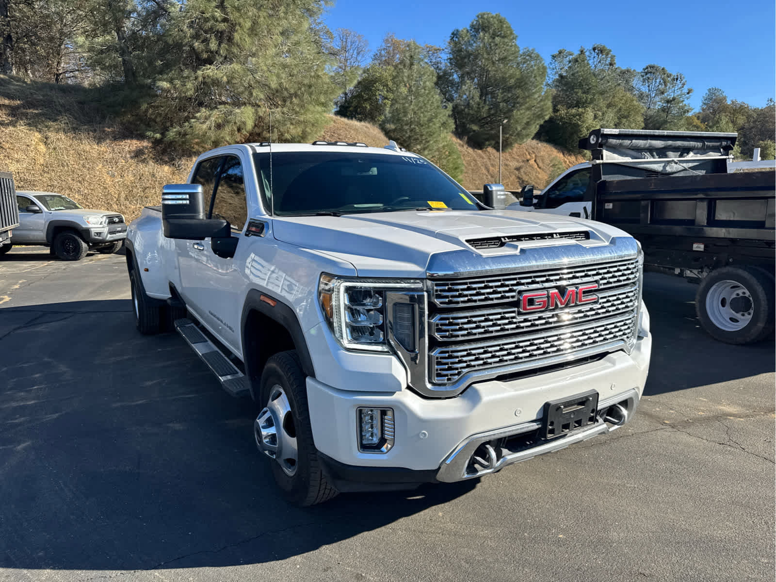 Used 2021 GMC Sierra 3500 Denali image 3