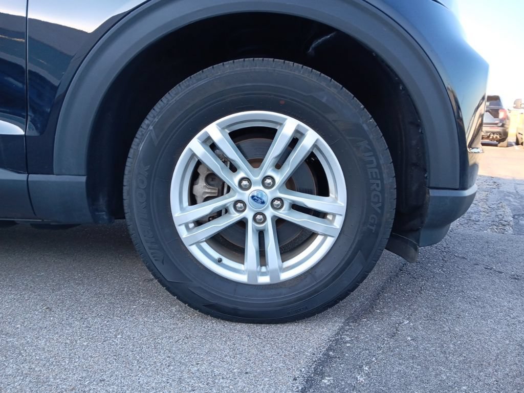 Used 2023 Ford Explorer 4WD image 3