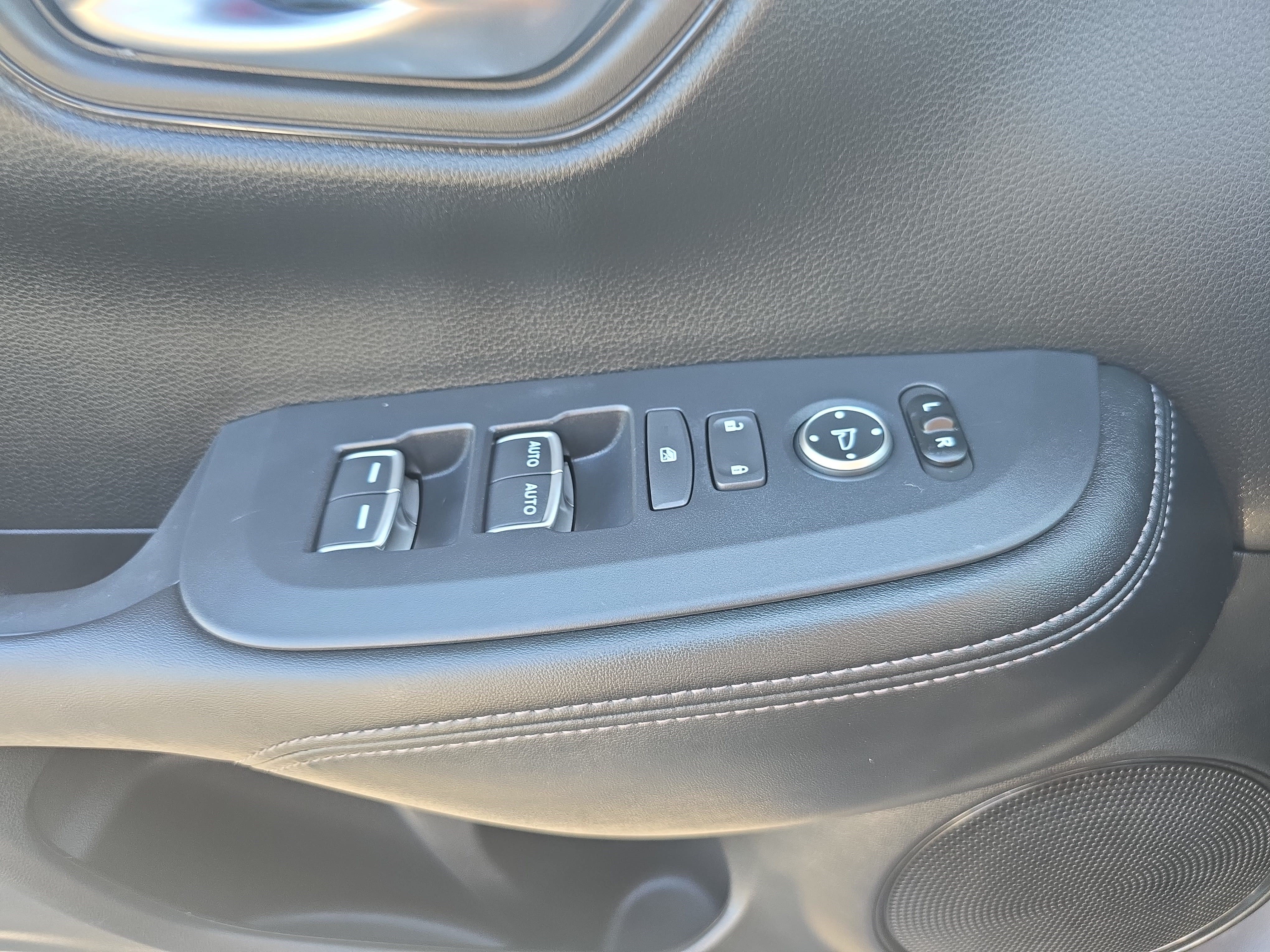 Used 2024 Honda HR-V EX-L image 26