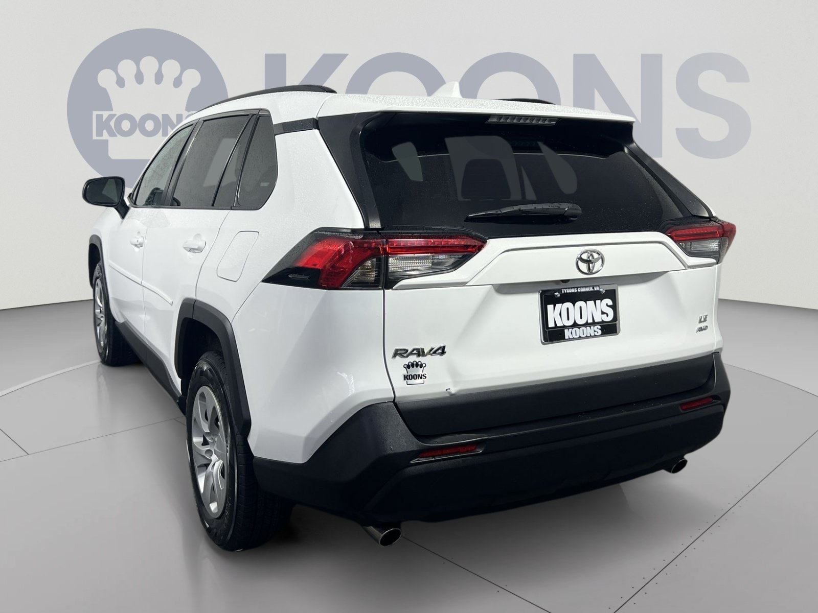 Used 2021 Toyota RAV4 LE AWD/4WD image 4