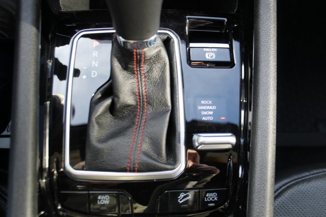 Used 2025 Jeep Compass Trailhawk w/ Trailhawk Elite Group image 24