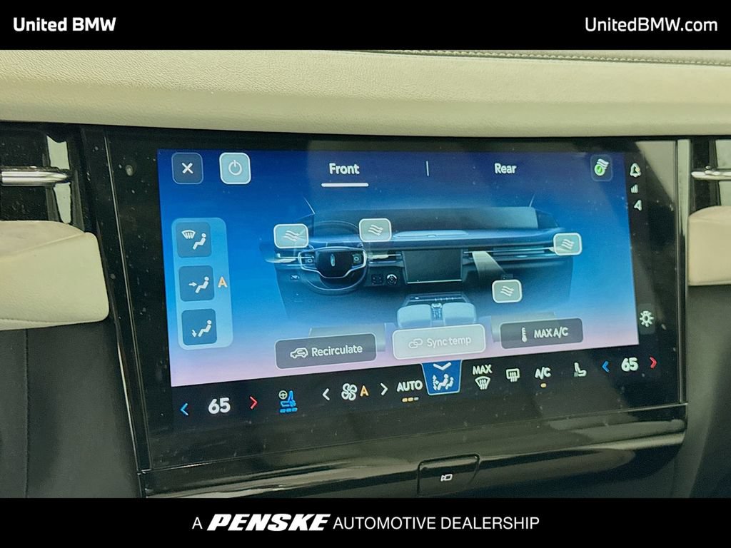 Used 2025 Lincoln Navigator L Reserve AWD/4WD image 11