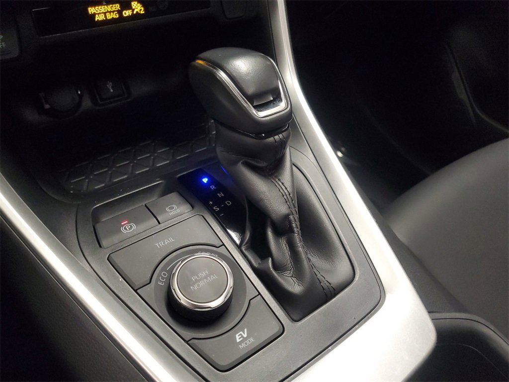 Certified 2022 Toyota RAV4 XLE Premium image 32