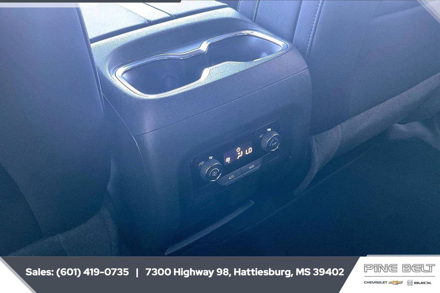 New 2026 Chevrolet Traverse LT w/ Sun and Wheel Package FWD image 25