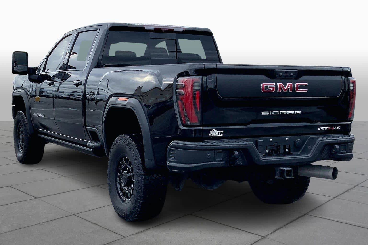 Used 2024 GMC Sierra 2500 AT4X w/ AT4X AEV Edition AWD/4WD image 12