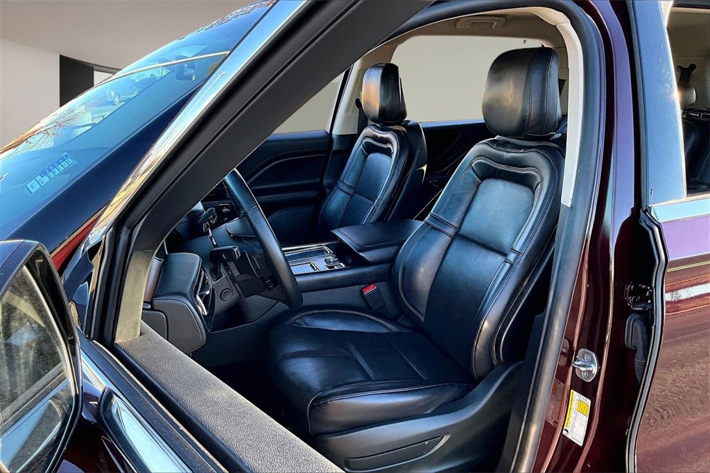 Used 2020 Lincoln Aviator Reserve image 27