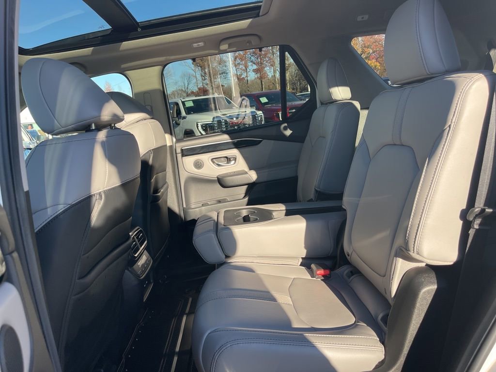 Used 2025 Honda Pilot Touring image 15