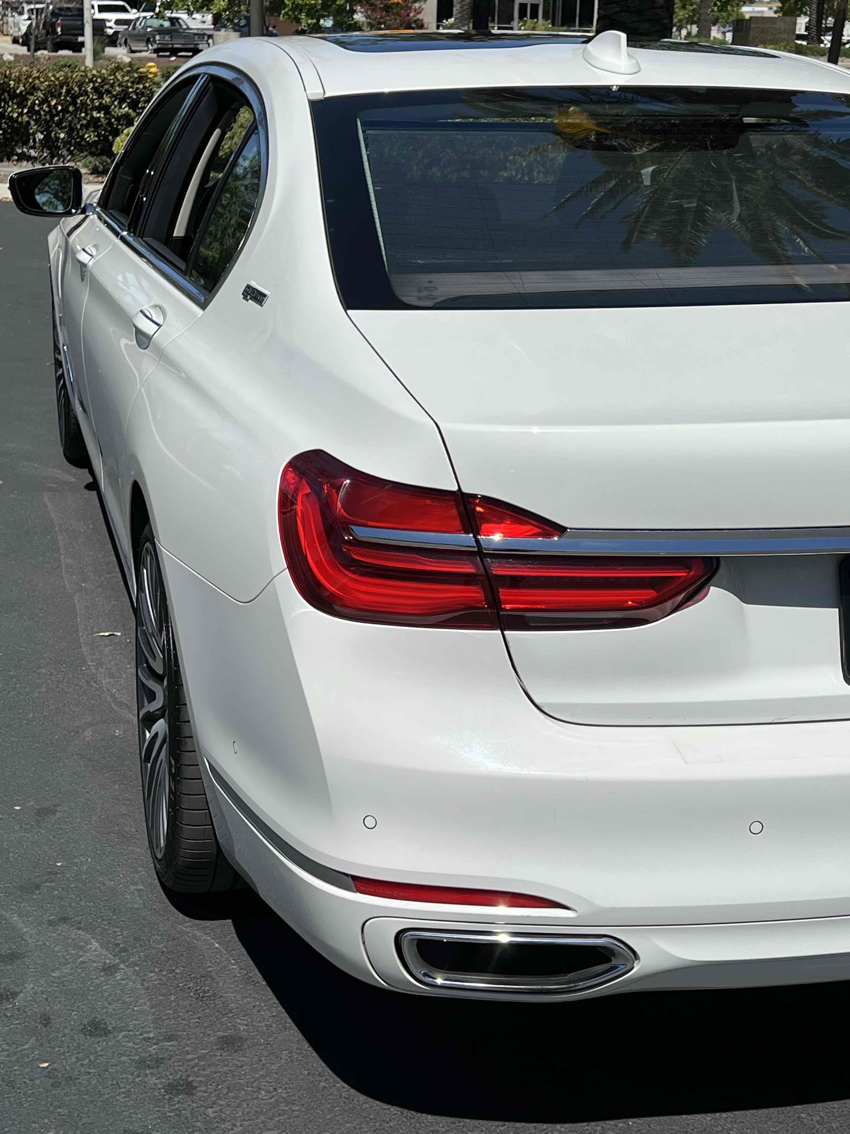 Used 2018 BMW 740e xDrive AWD/4WD image 65