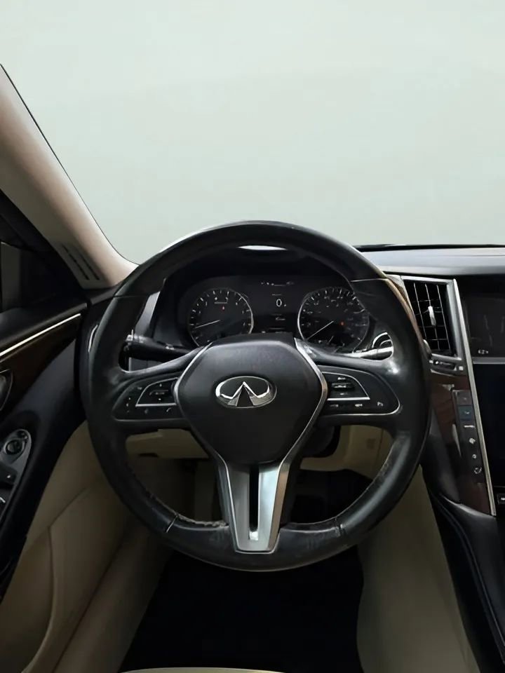 Used 2018 INFINITI Q50 Luxe w/ Essential Package (3.0T Luxe) RWD image 27