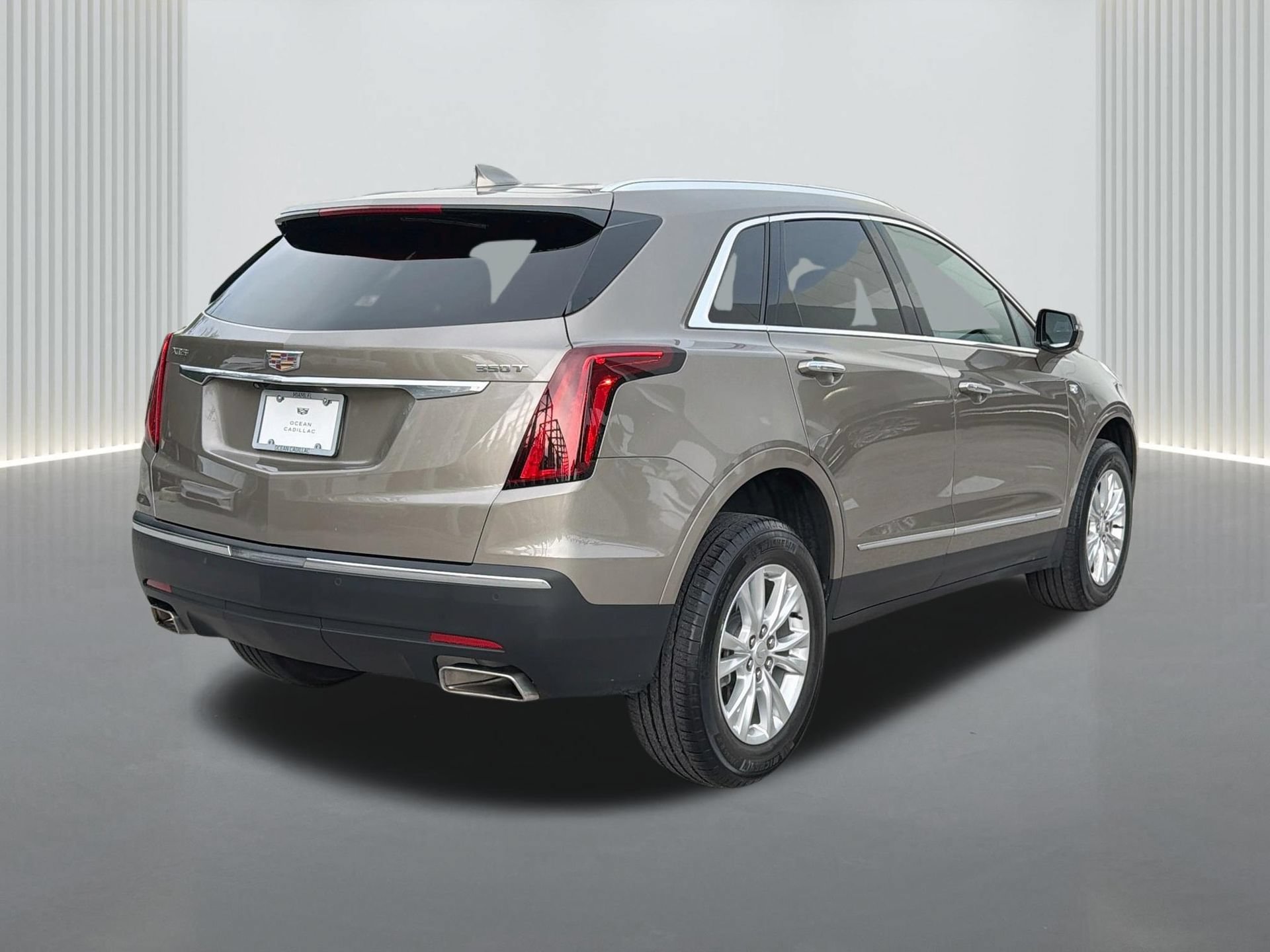 Certified 2023 Cadillac XT5 Luxury FWD image 6