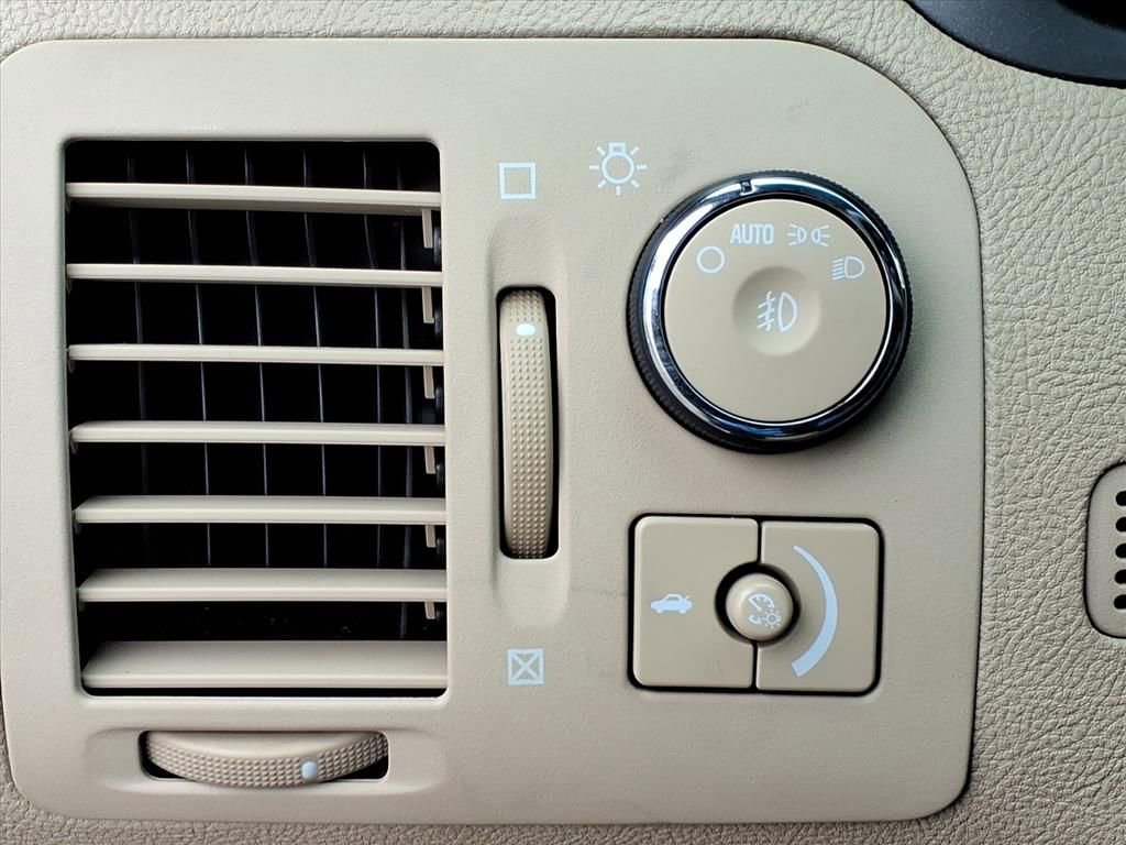 Used 2007 Cadillac DTS Luxury I w/ Trunk Convenience Package image 13