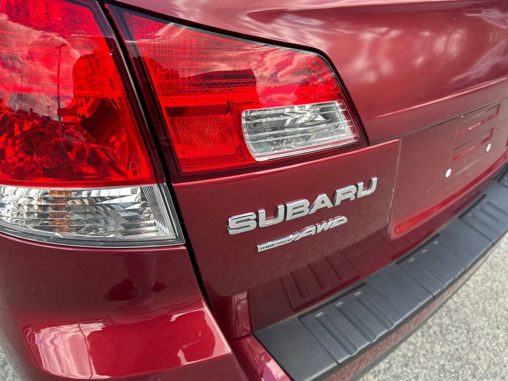 Used 2013 Subaru Outback 2.5i Premium w/ All-Weather Pkg AWD/4WD image 27