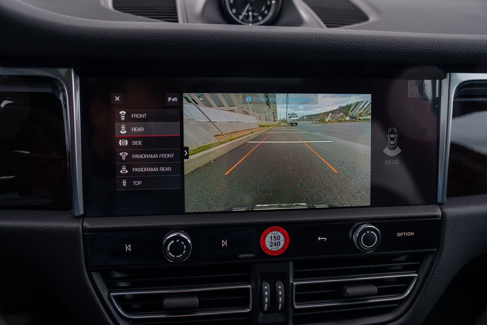 Certified 2026 Porsche Macan AWD/4WD image 19