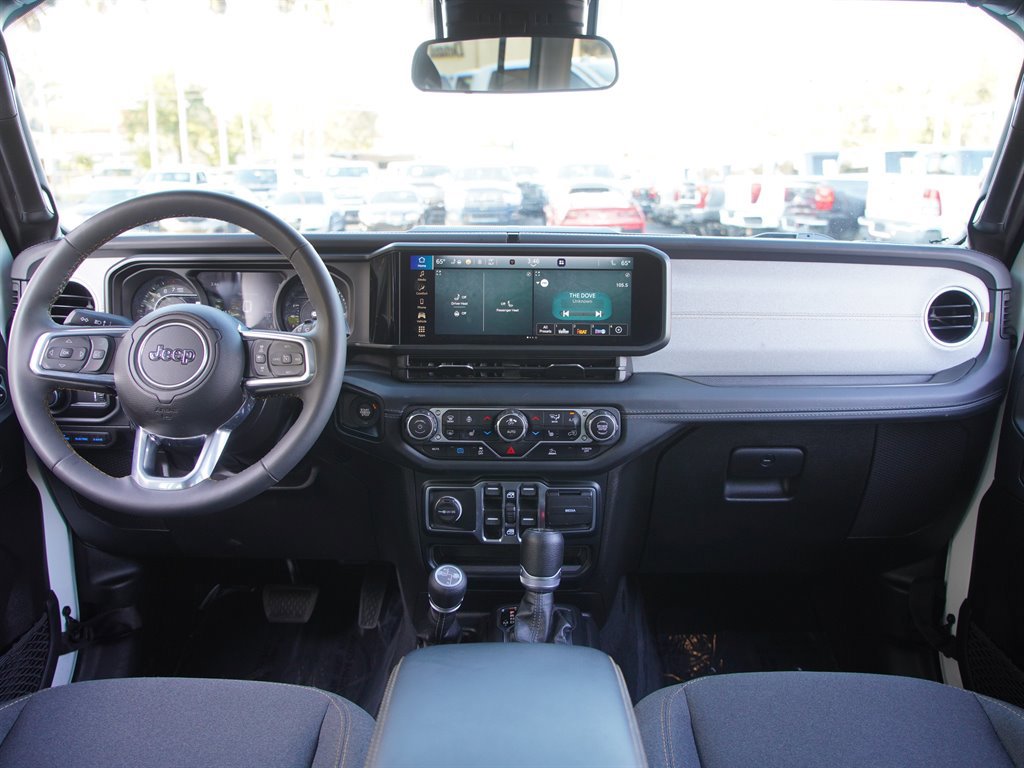 Used 2024 Jeep Wrangler Unlimited Sahara image 5