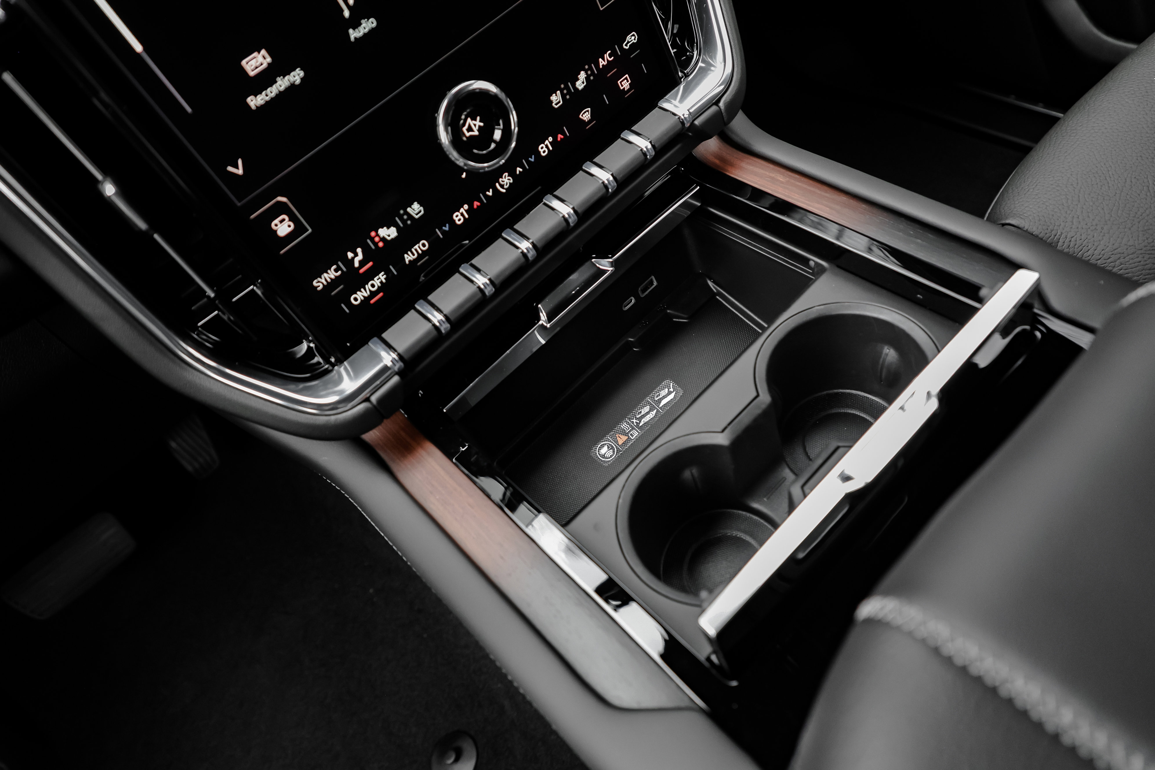 New 2026 GMC Yukon XL Denali image 32