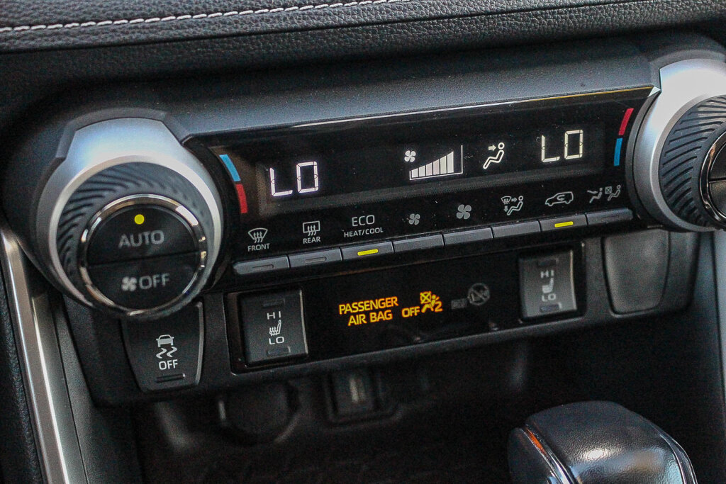 Certified 2021 Toyota RAV4 Limited FWD image 15