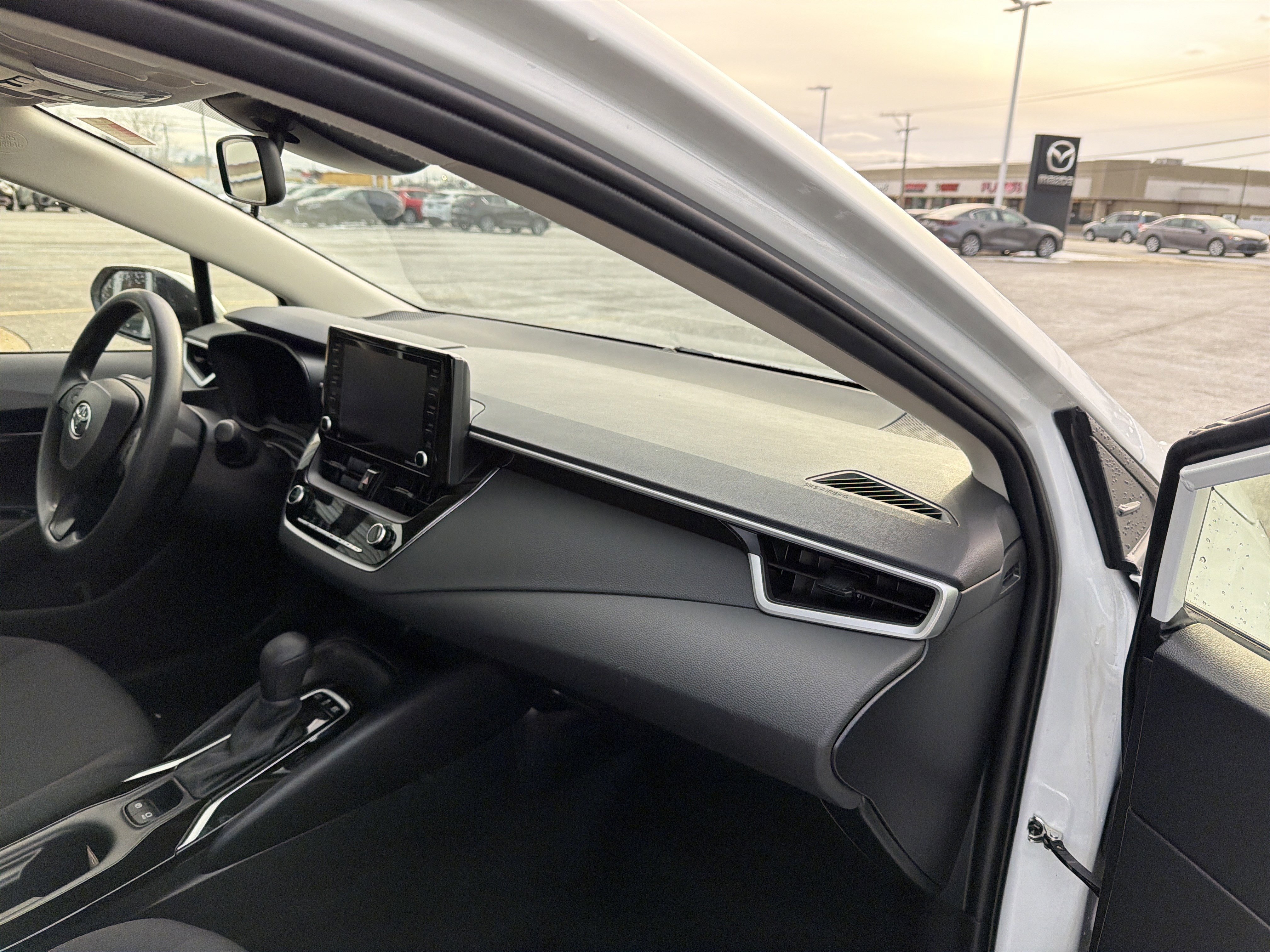 Used 2022 Toyota Corolla LE image 48