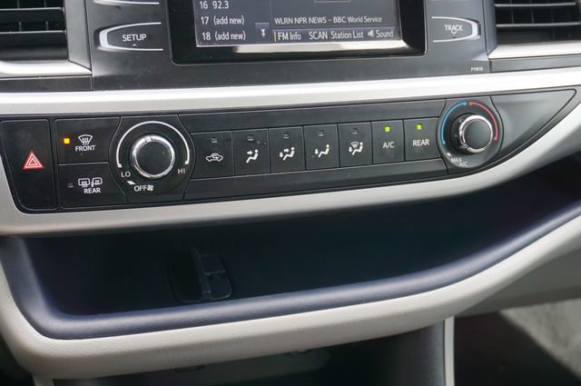 Used 2019 Toyota Highlander LE image 12