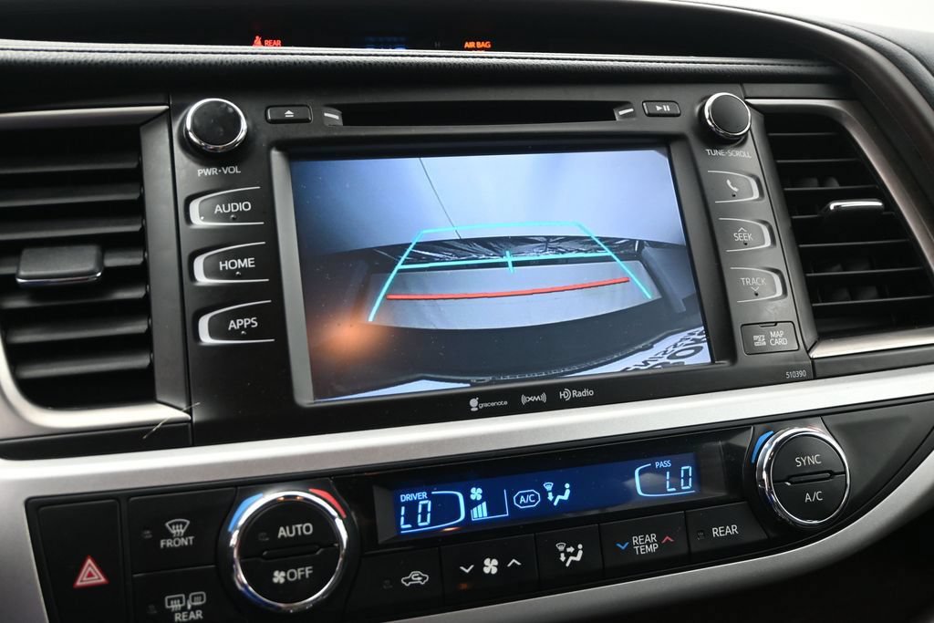 Used 2019 Toyota Highlander XLE AWD/4WD image 24