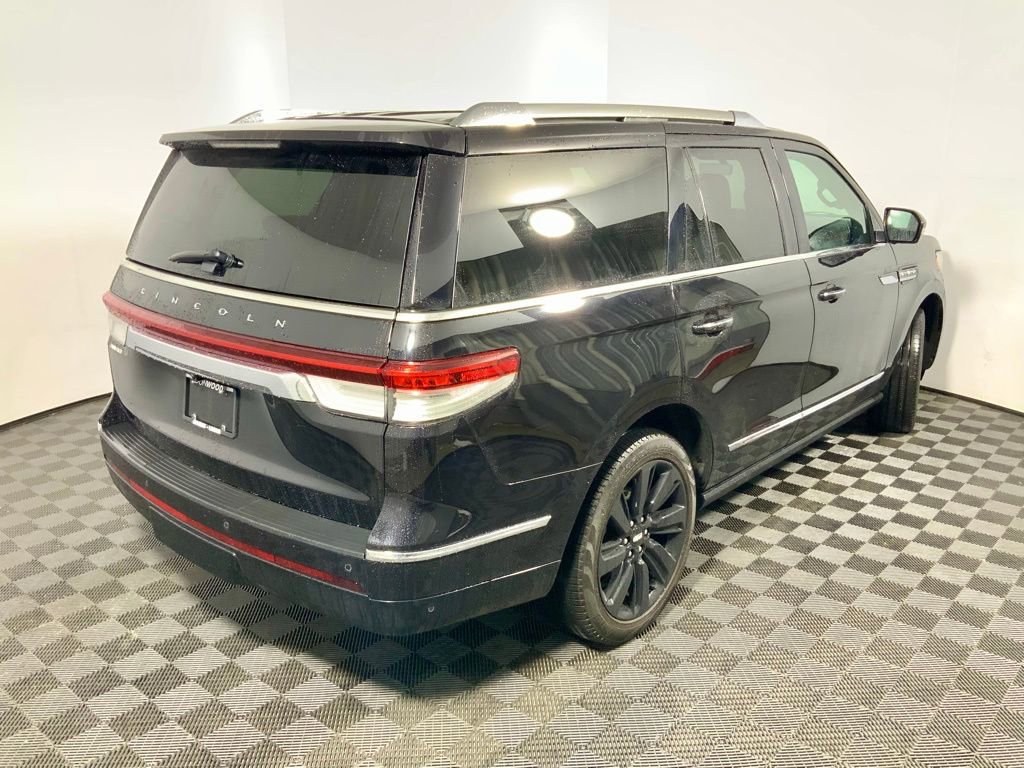 Used 2024 Lincoln Navigator Reserve image 17
