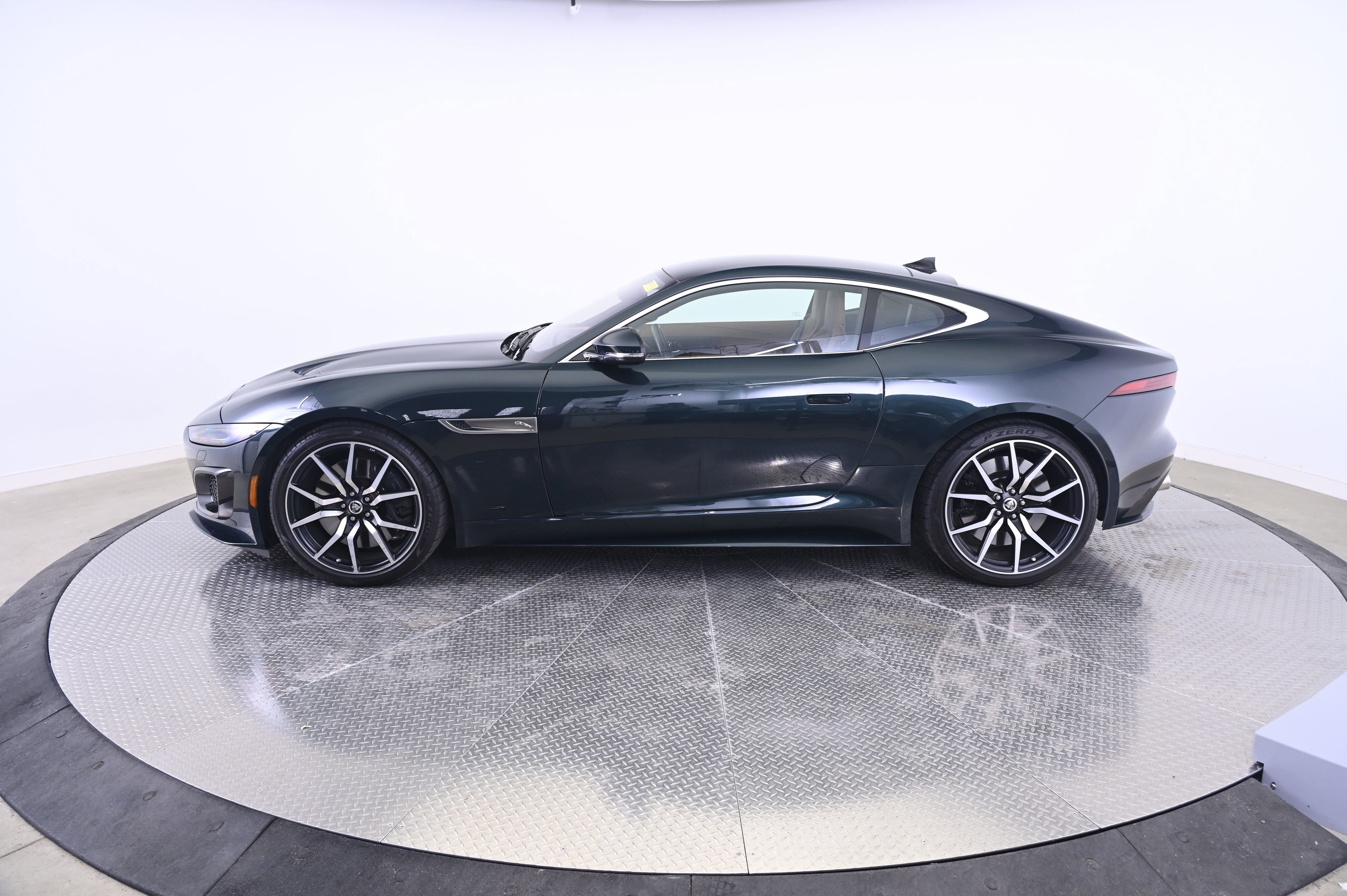 Used 2024 Jaguar F-TYPE R AWD/4WD image 2