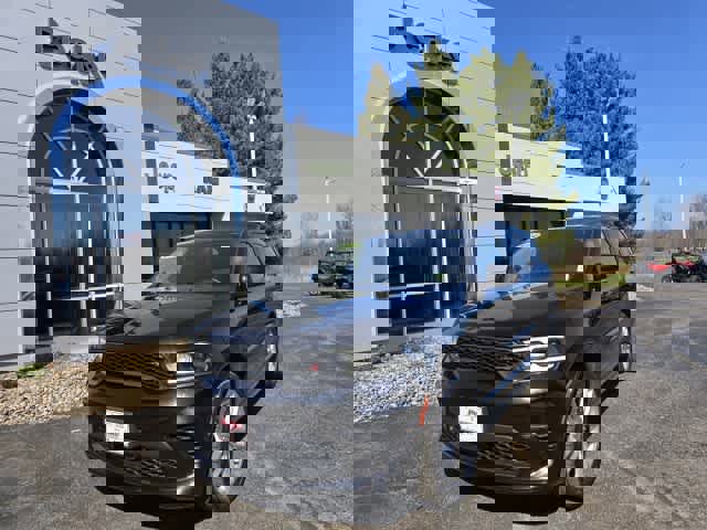 Used 2024 Dodge Durango GT image 1