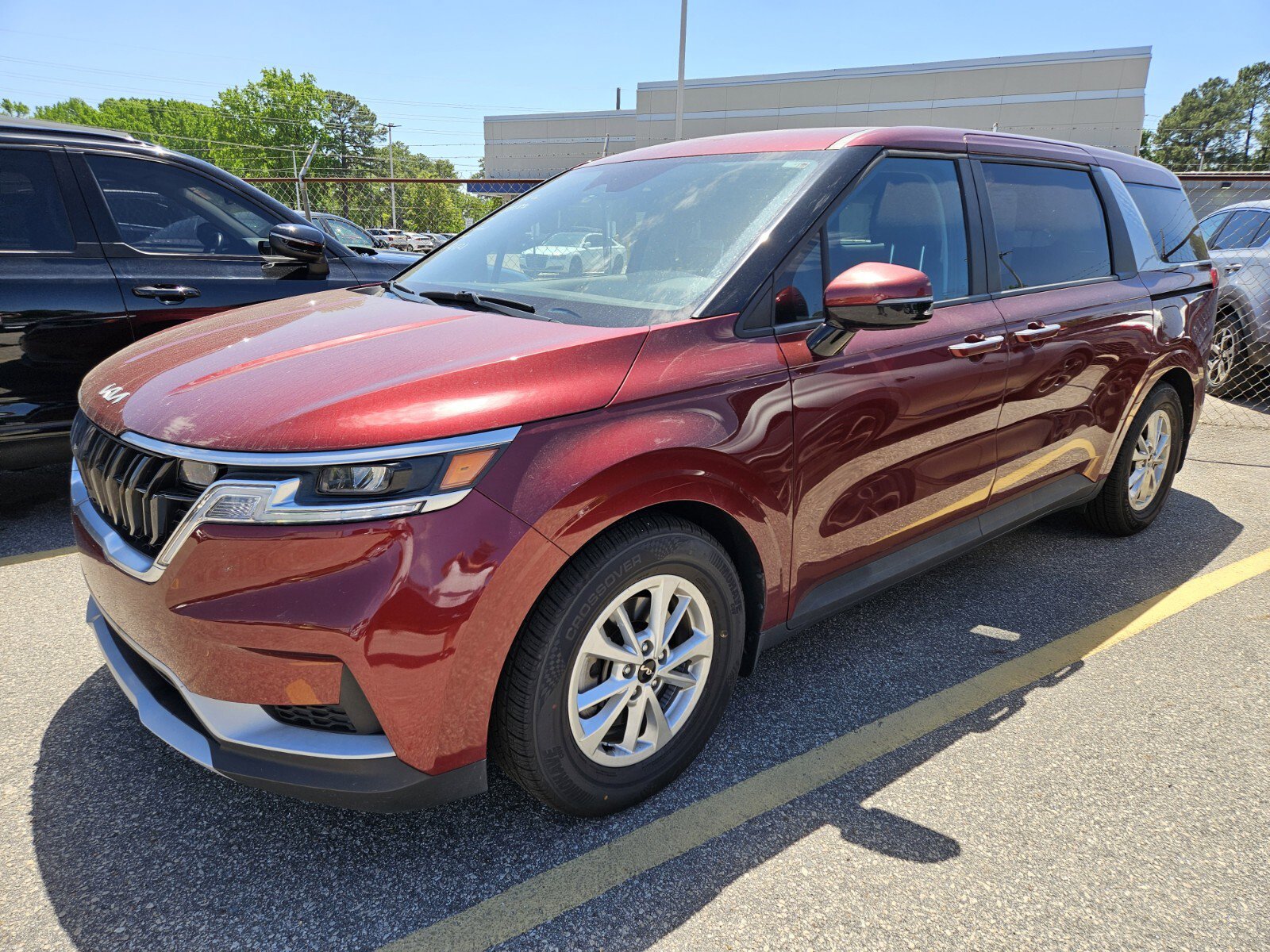Used 2022 Kia Carnival LX image 8
