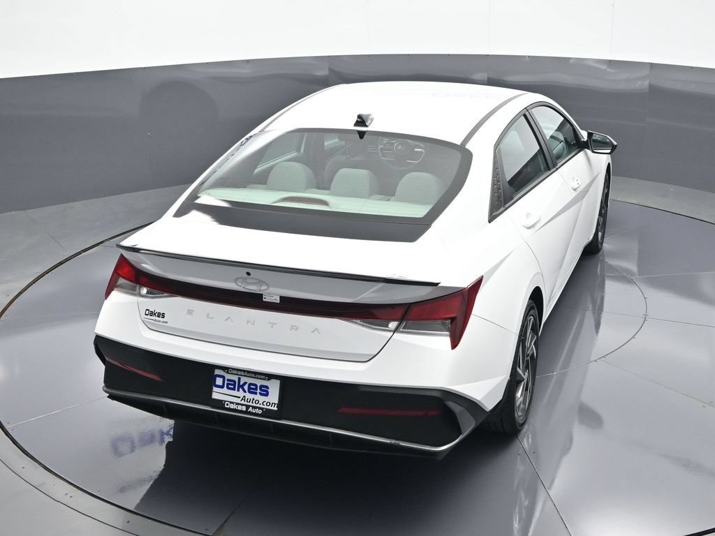 Used 2025 Hyundai Elantra Sport FWD image 47