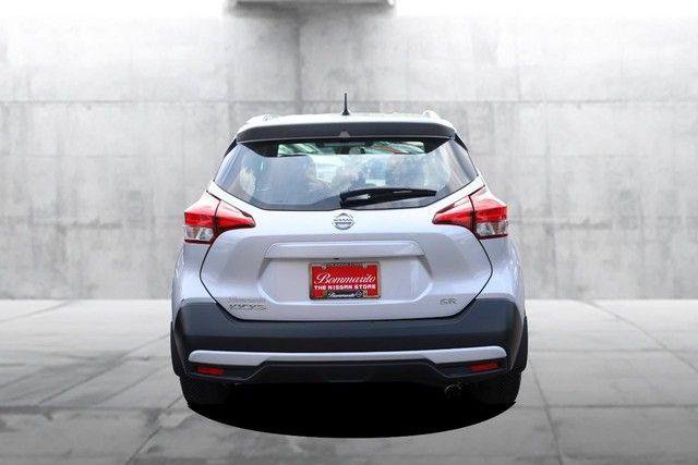 Used 2018 Nissan Kicks SR FWD image 6