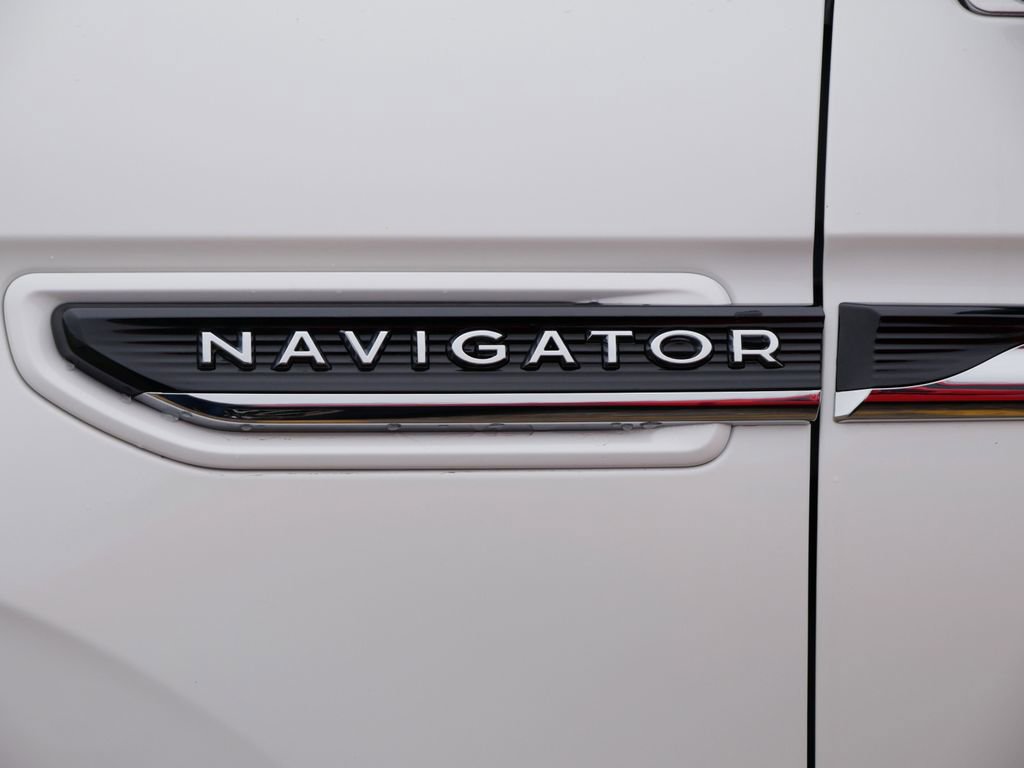 Used 2024 Lincoln Navigator L Black Label image 5