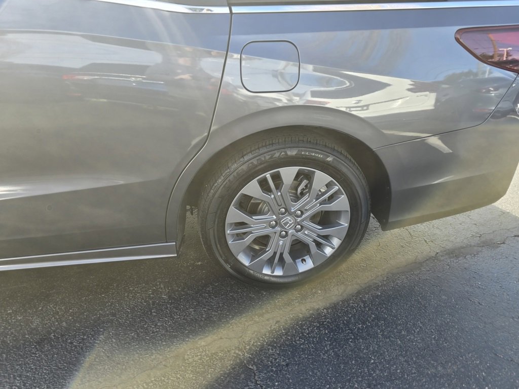 Used 2025 Honda Odyssey Touring image 4