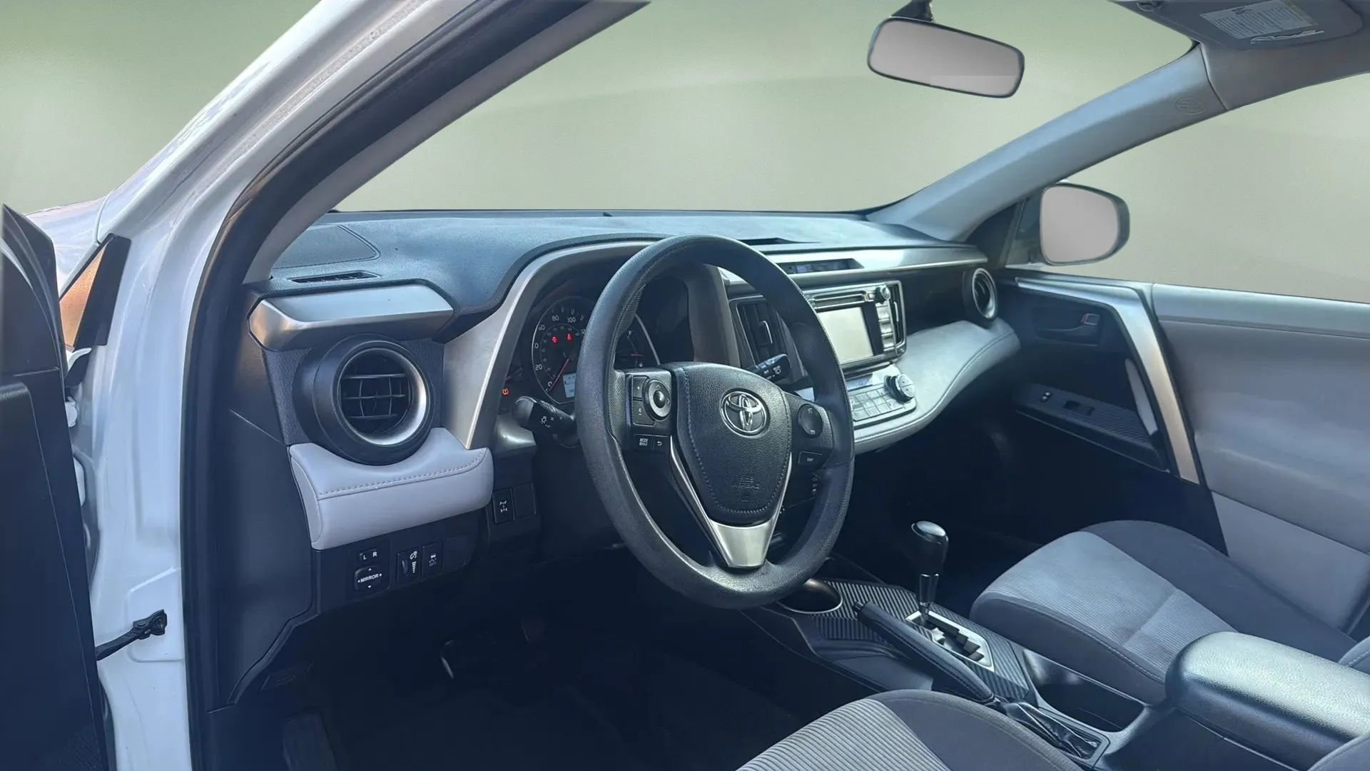 Used 2013 Toyota RAV4 XLE AWD/4WD image 10