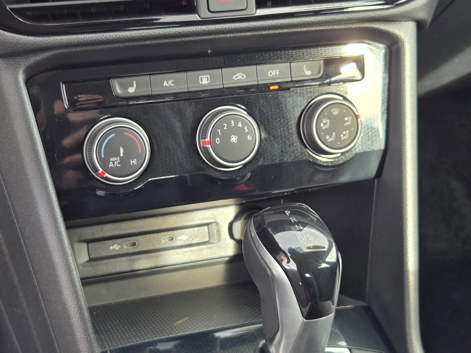 Used 2025 Volkswagen Taos S image 14