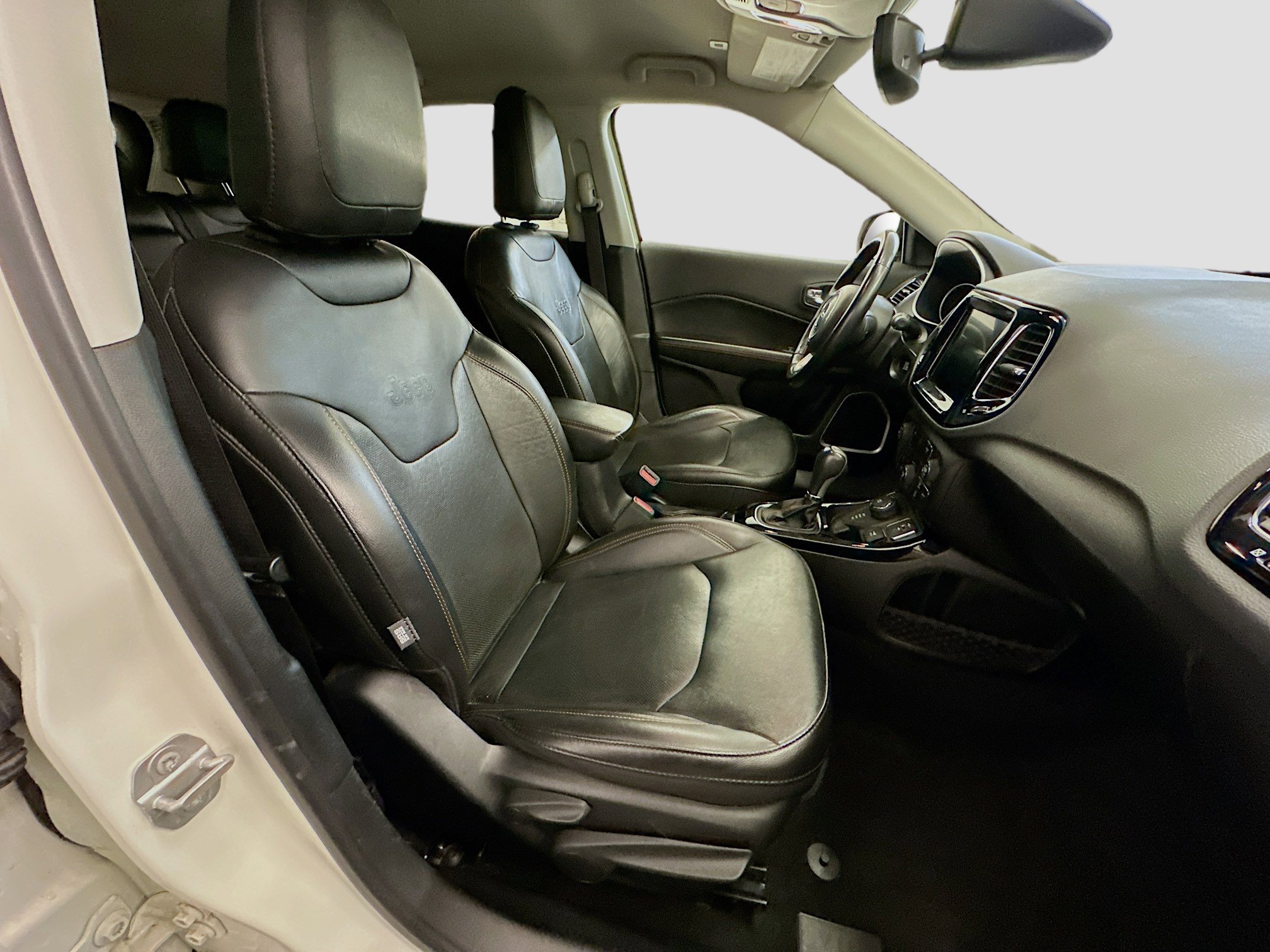 Used 2019 Jeep Compass Limited image 31