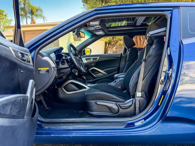 Used 2017 Hyundai Veloster Value Edition FWD image 22