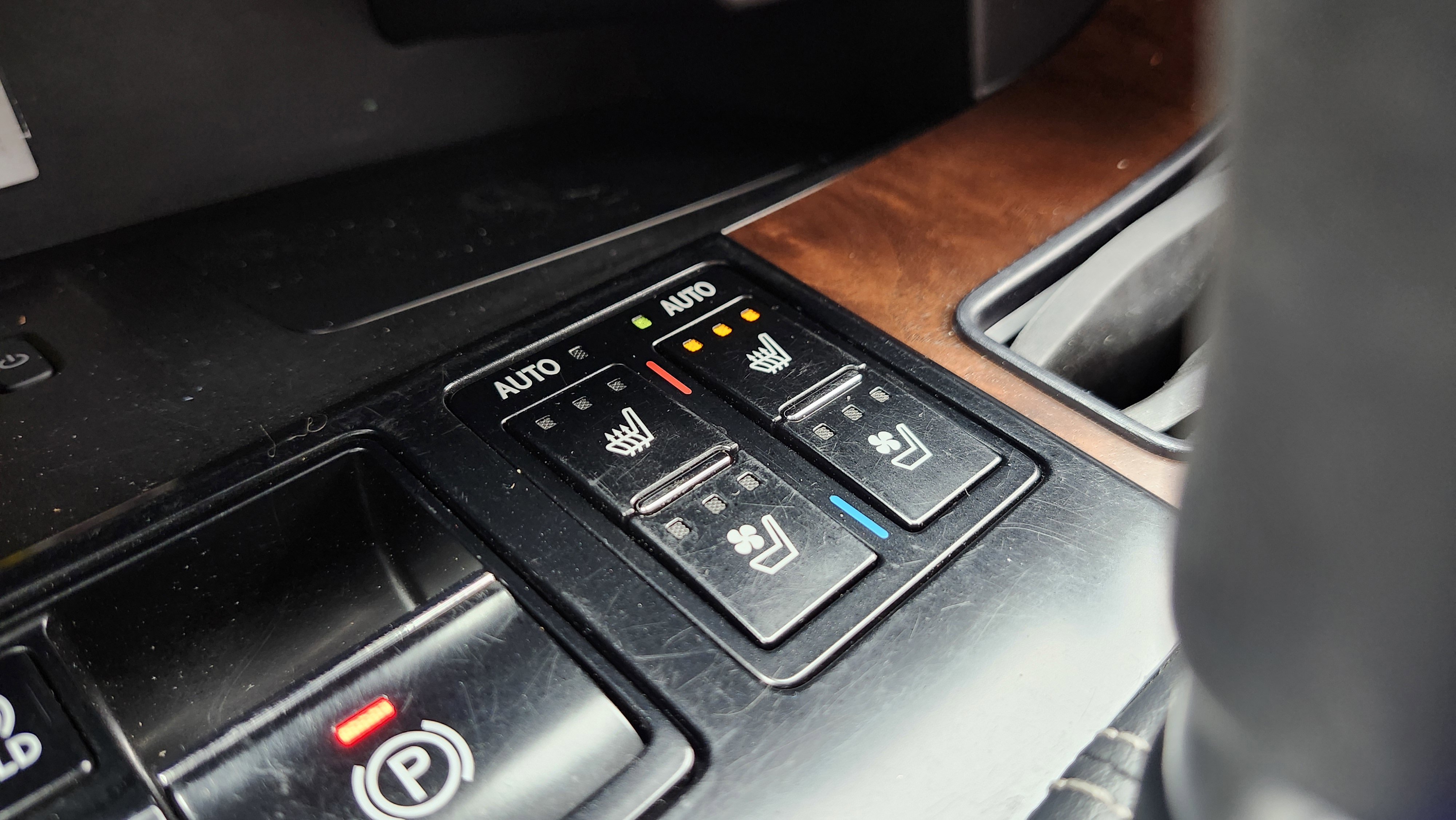 Used 2022 Lexus RX 450hL AWD w/ Premium Package image 9