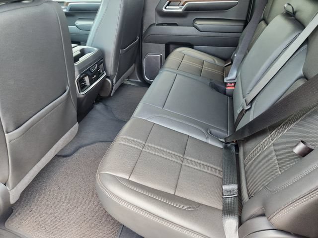 Used 2023 Chevrolet Silverado 1500 High Country w/ Technology Package AWD/4WD image 32