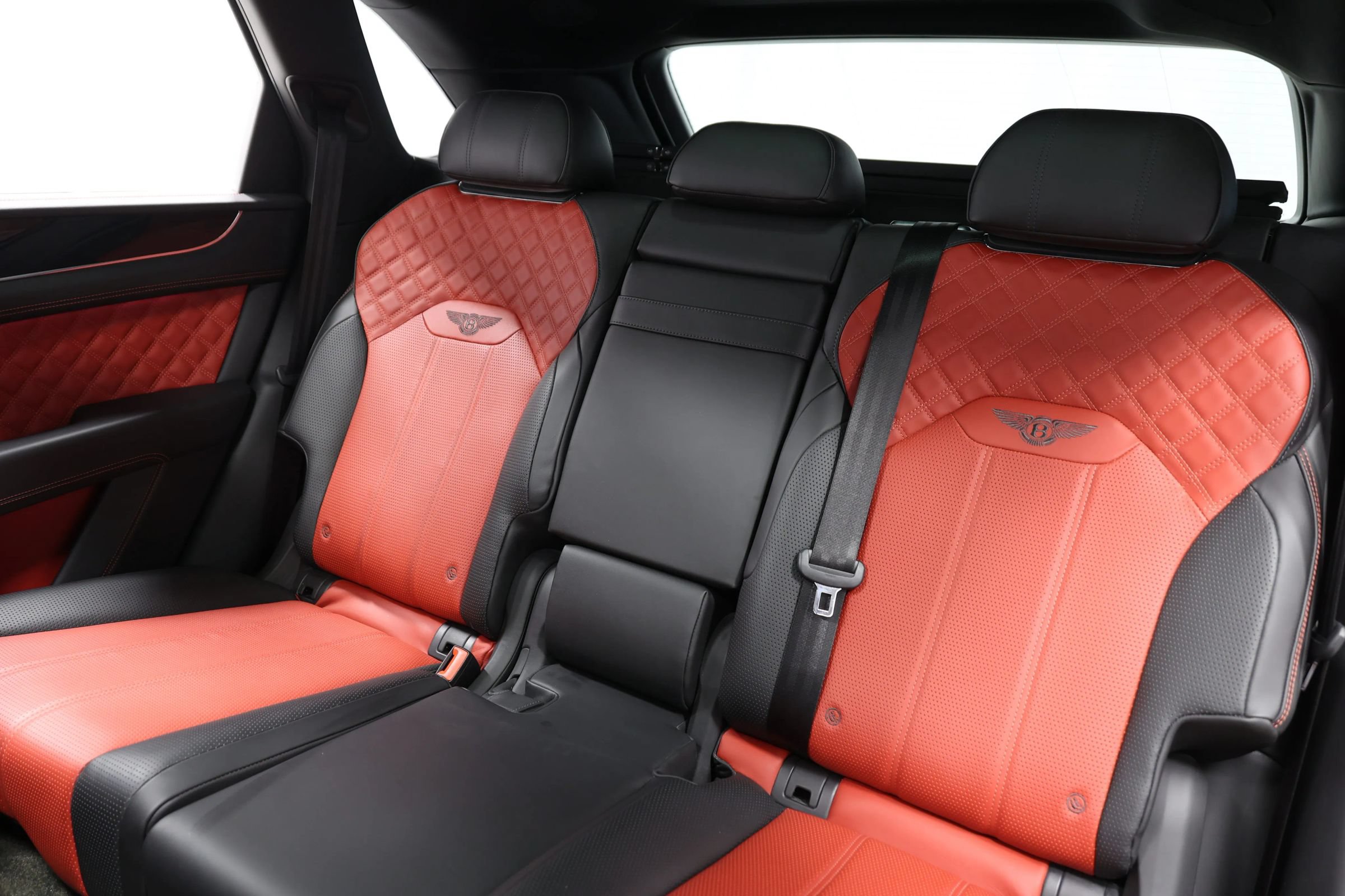 Used 2022 Bentley Bentayga AWD/4WD image 64