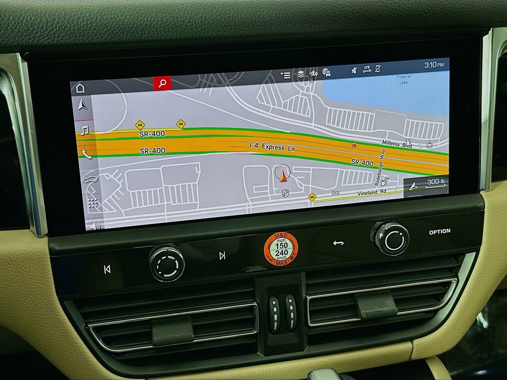 Used 2025 Porsche Macan image 16